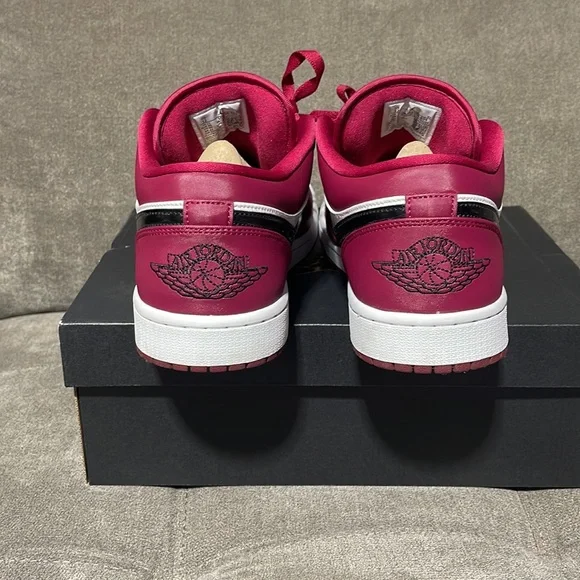 🥰🥰Nike Air Jordan 1 Low Noble Red/Black-White🥰🥰 - Picture 7 of 9